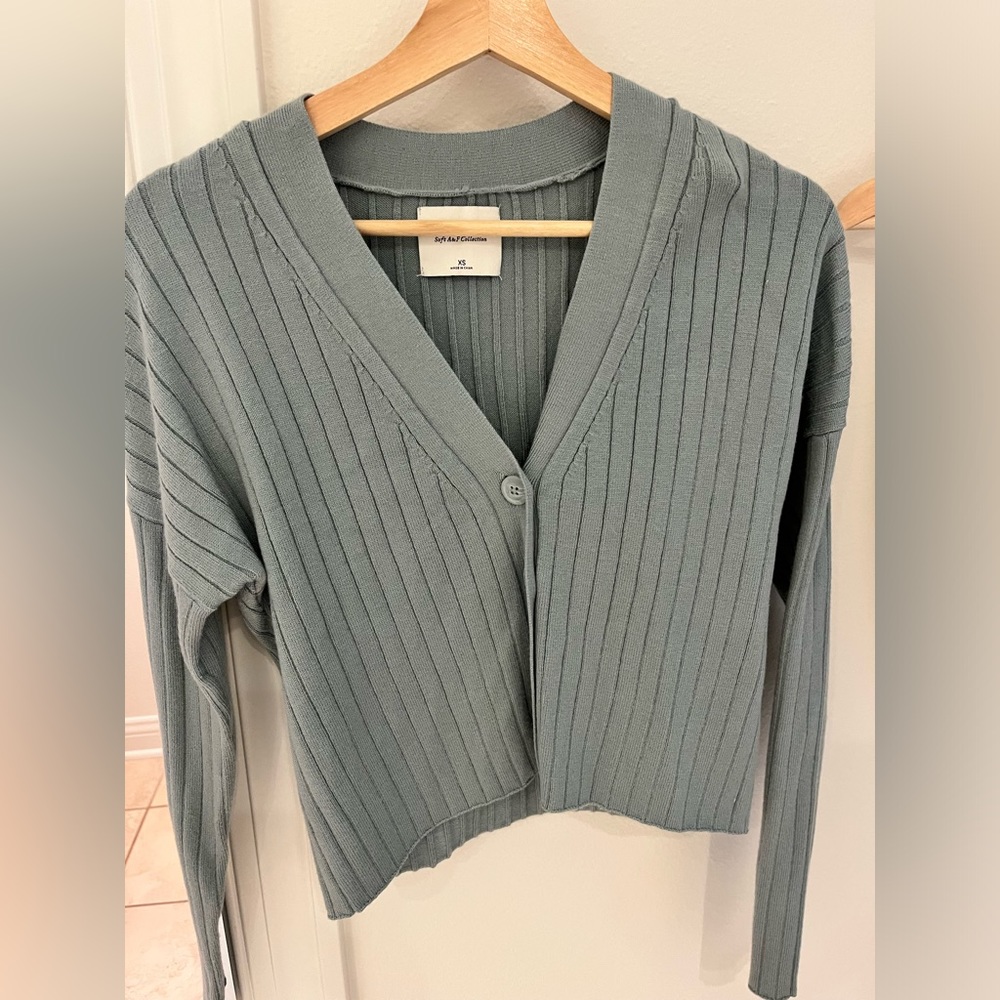 Abercrombie two piece cropped sweater and tank